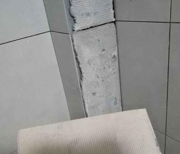 崇川瓷砖空鼓维修公司分享下厨房瓷砖脱落的补救措施。